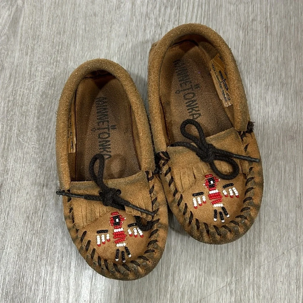 Minnetonka beaded leather mocassins